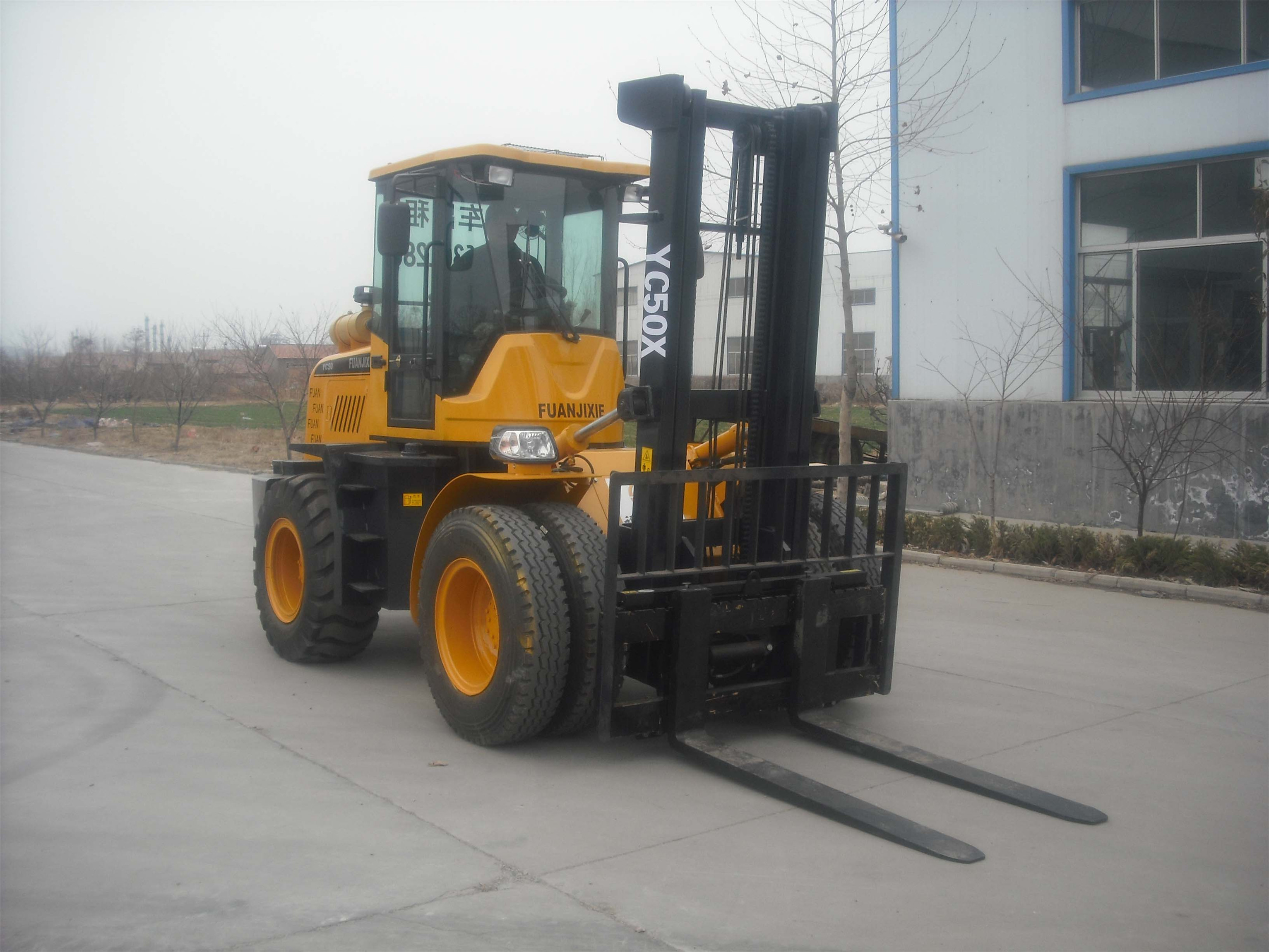 Forklift kasar medan 4-5ton