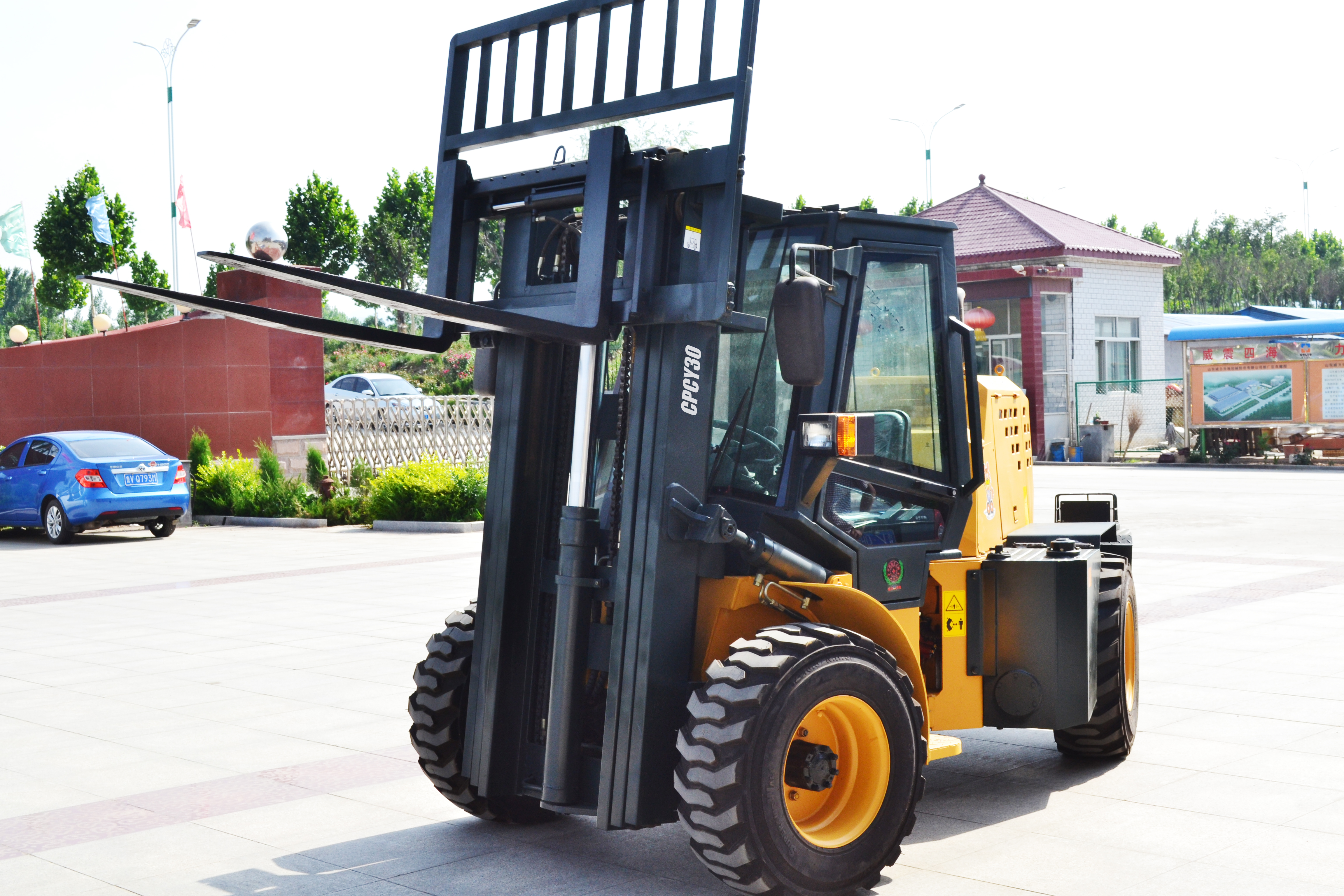 Forklift kasar medan CYCY25-35