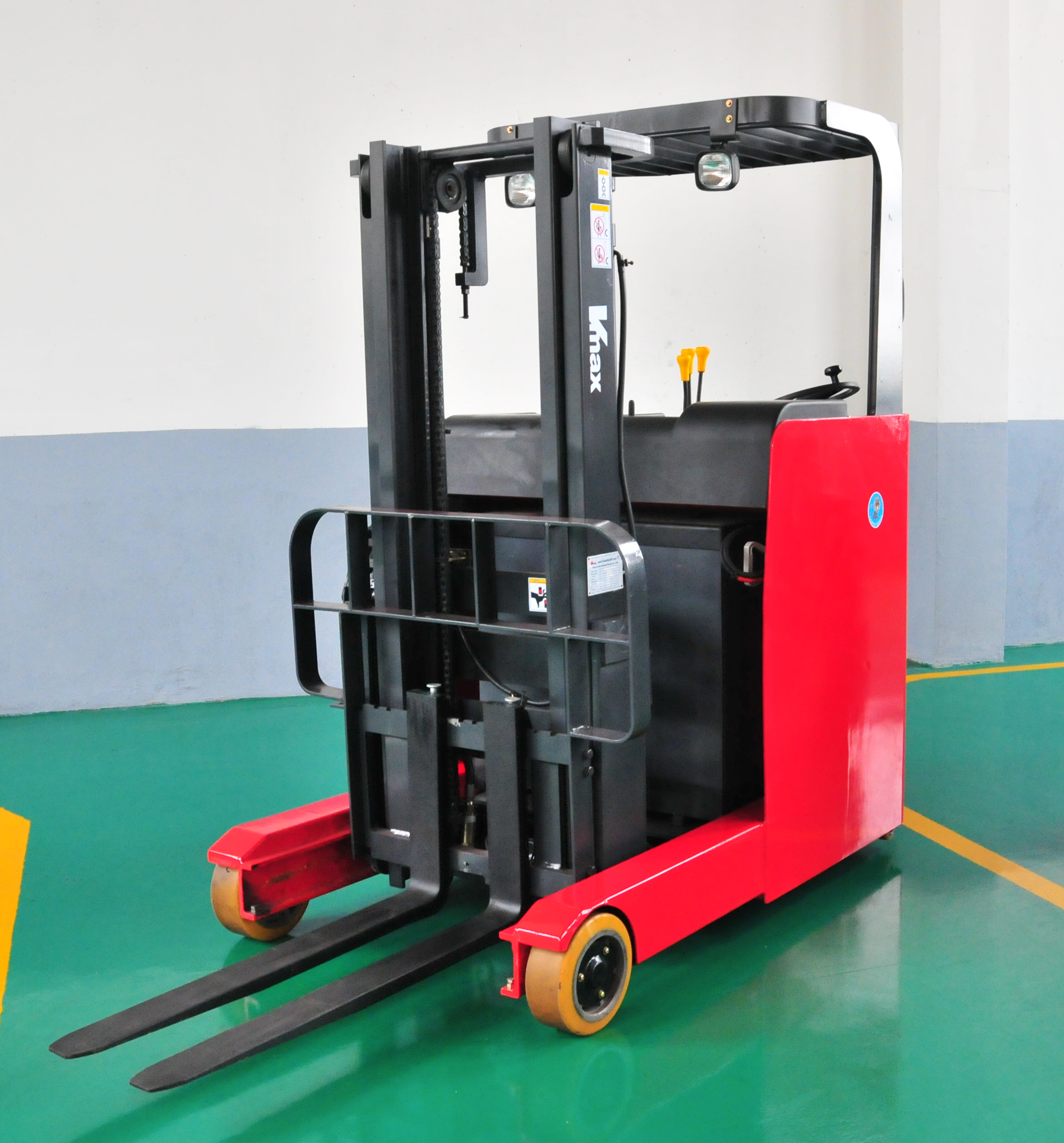 Tipe berdiri forklift jangkauan listrik 1,5T-2T