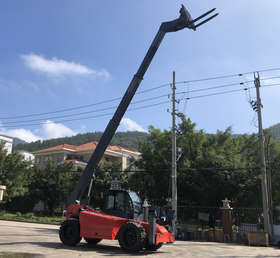  Forklift Telescopic Handler Serbaguna GTF40 untuk Penanganan Material